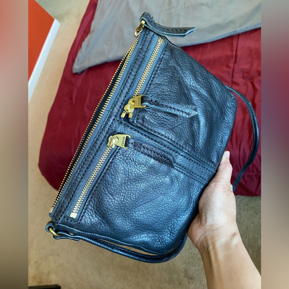 Fossil Black Pebbled Leather Crossbody Bag - Picture 2 of 7